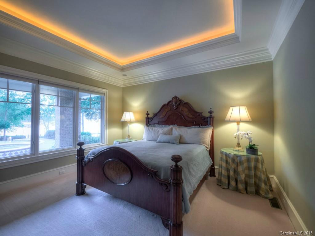 The Peninsula - Residential