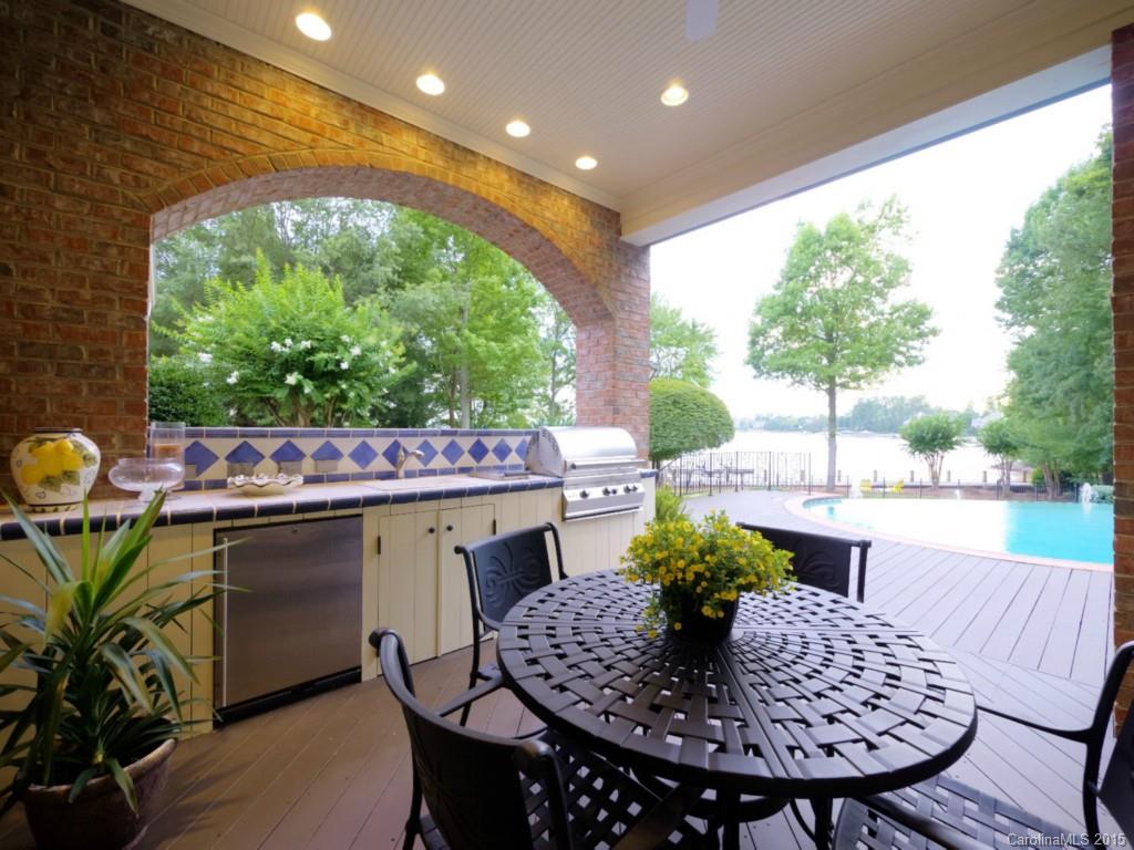 The Peninsula - Residential