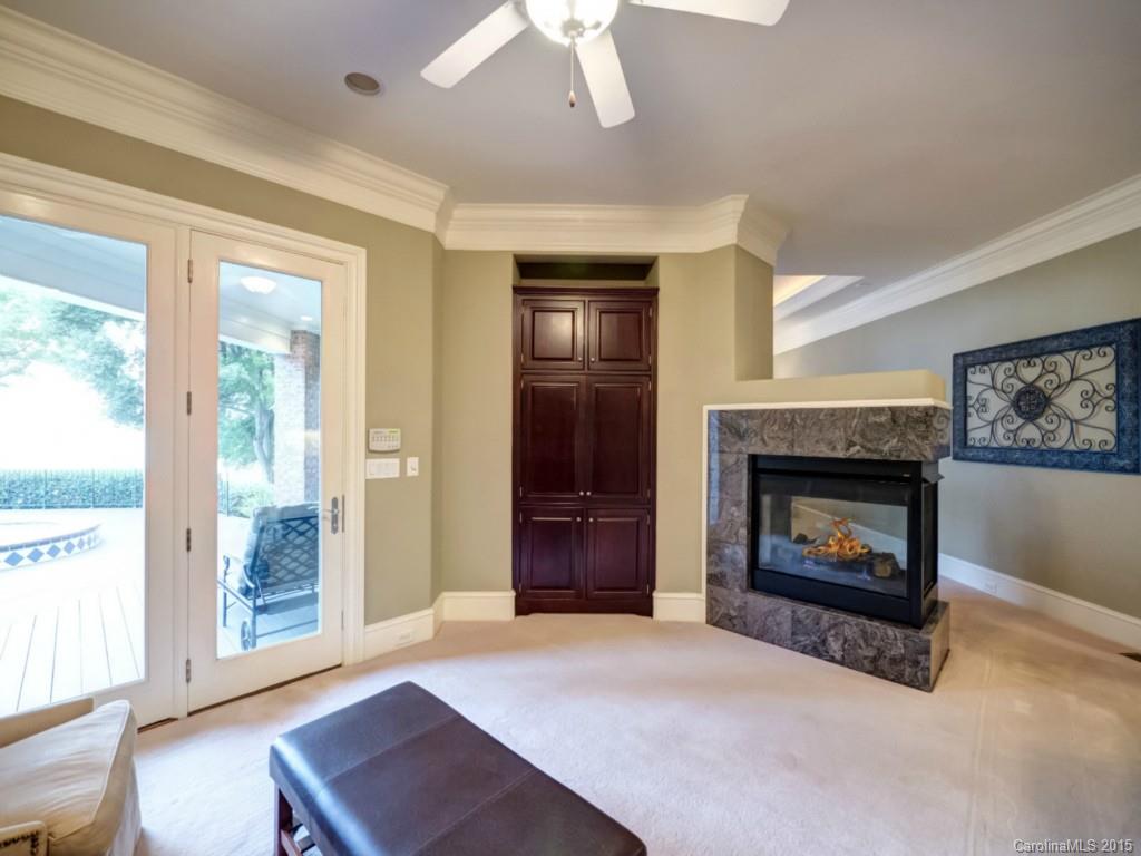 The Peninsula - Residential