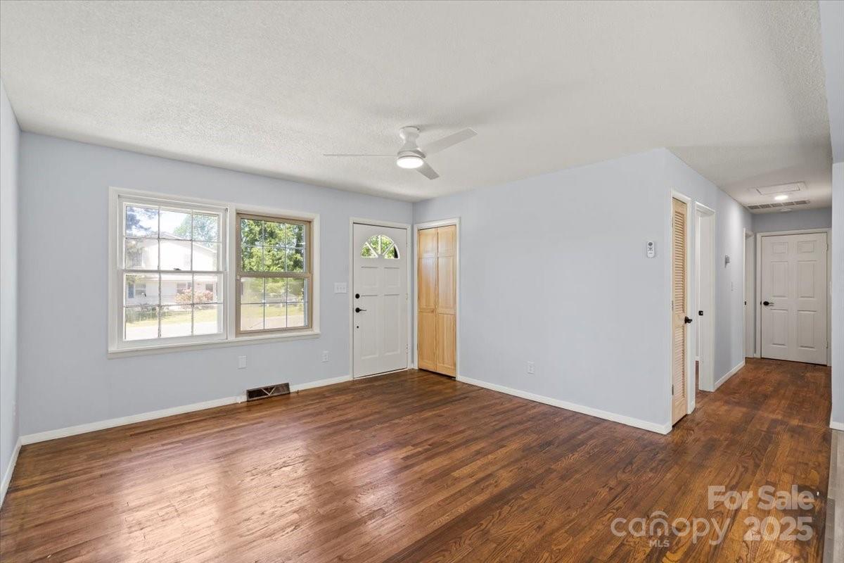 2515 Danforth Lane
