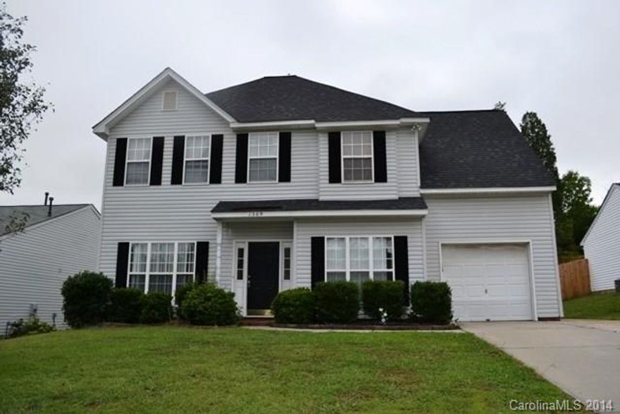 Great home in a great neighborhood that is convenient to everything!  Formal dining room, great room with fireplace/gas logs.  Spacious kitchen with breakfast bar and ceramic tile flooring.  Three bedrooms, bonus room, huge screen porch.  Wired workshop, single garage.  Newer roof and HVAC.