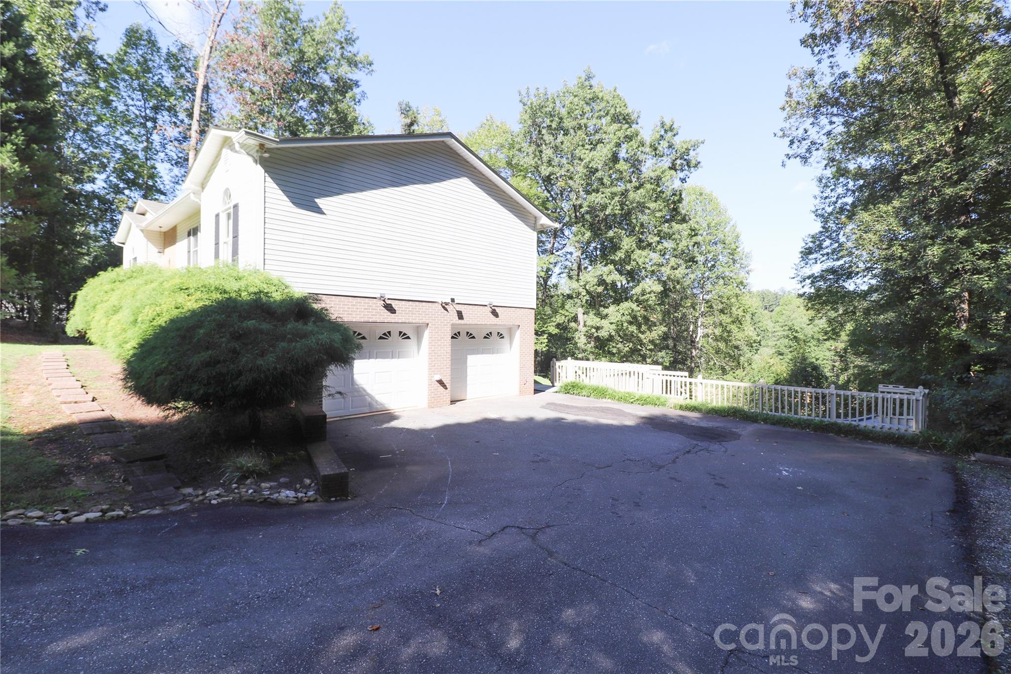 1896 Timber Trace