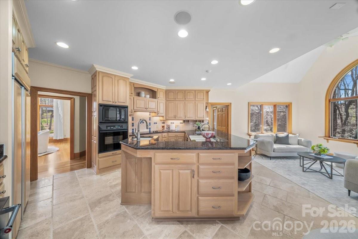 1043 Rolling Green Drive