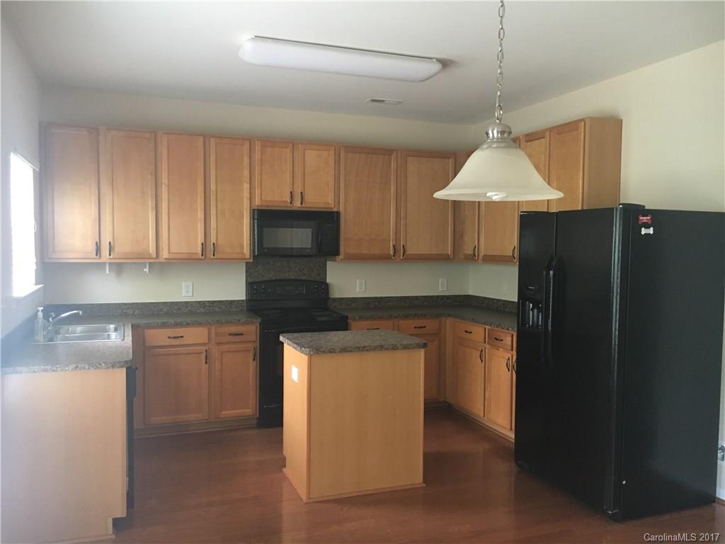 Sandy Pointe - Residential Lease