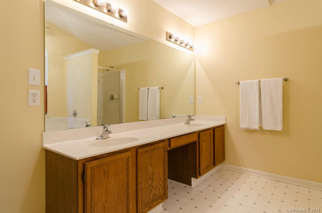 Wiltshire Manor - Residential