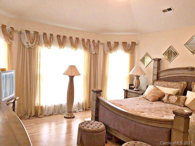 Oakstone - Residential