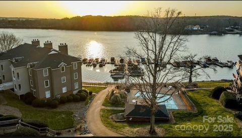 9801 Emerald Point Drive Unit #2 Charlotte NC 28278