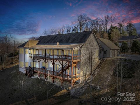 A home in Hendersonville