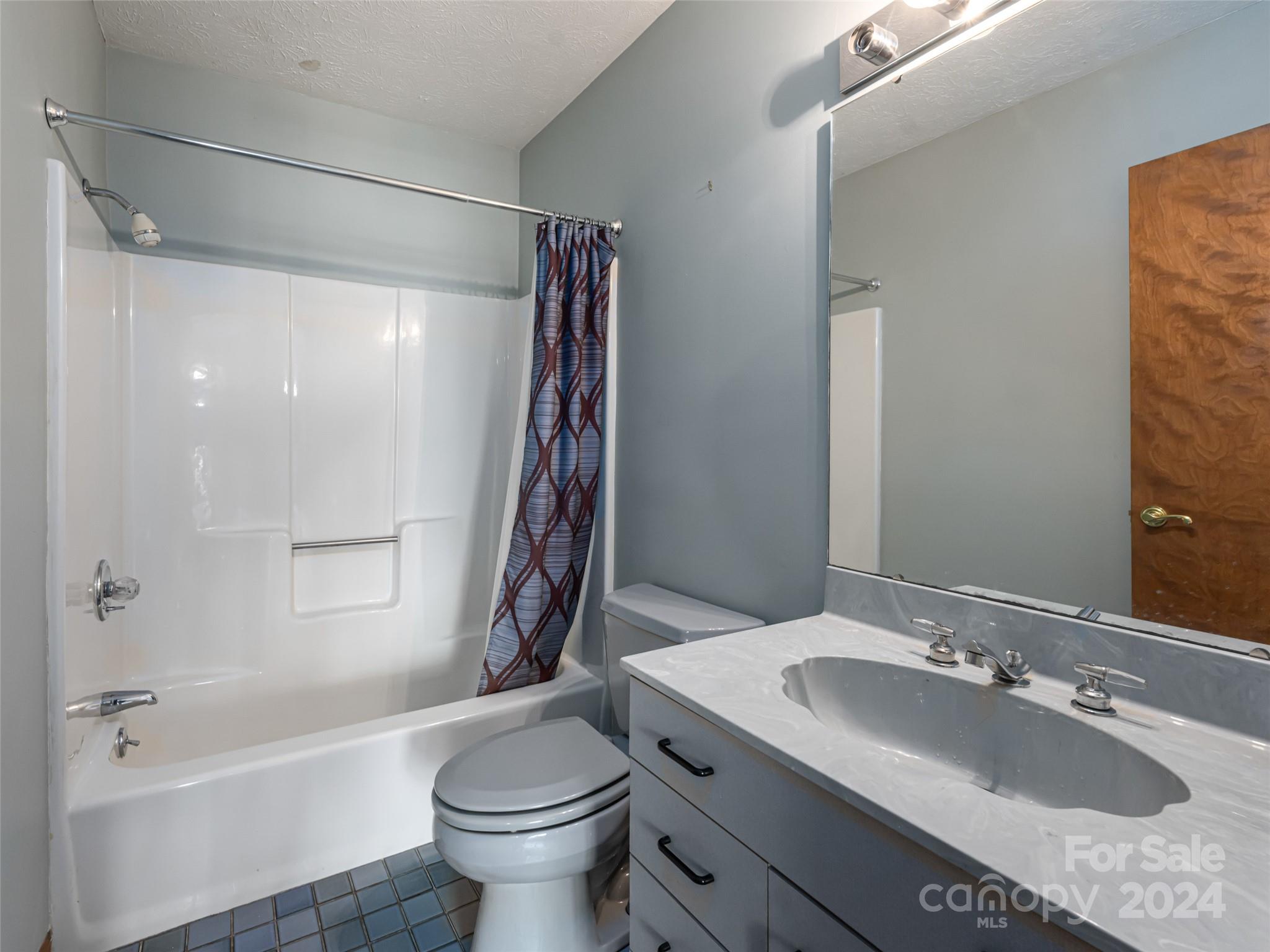 Ravencroft Condominiums - Residential