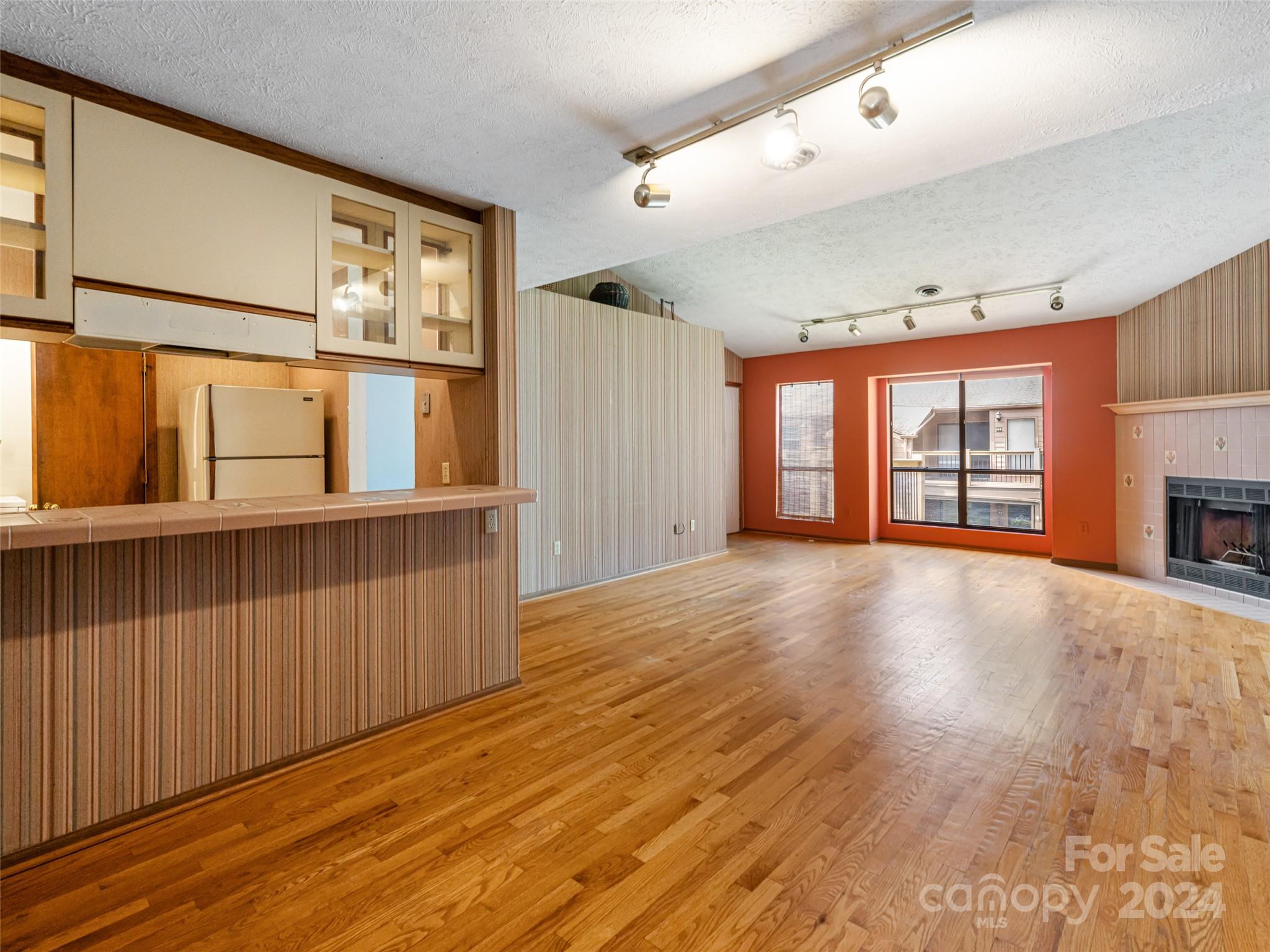 Ravencroft Condominiums - Residential