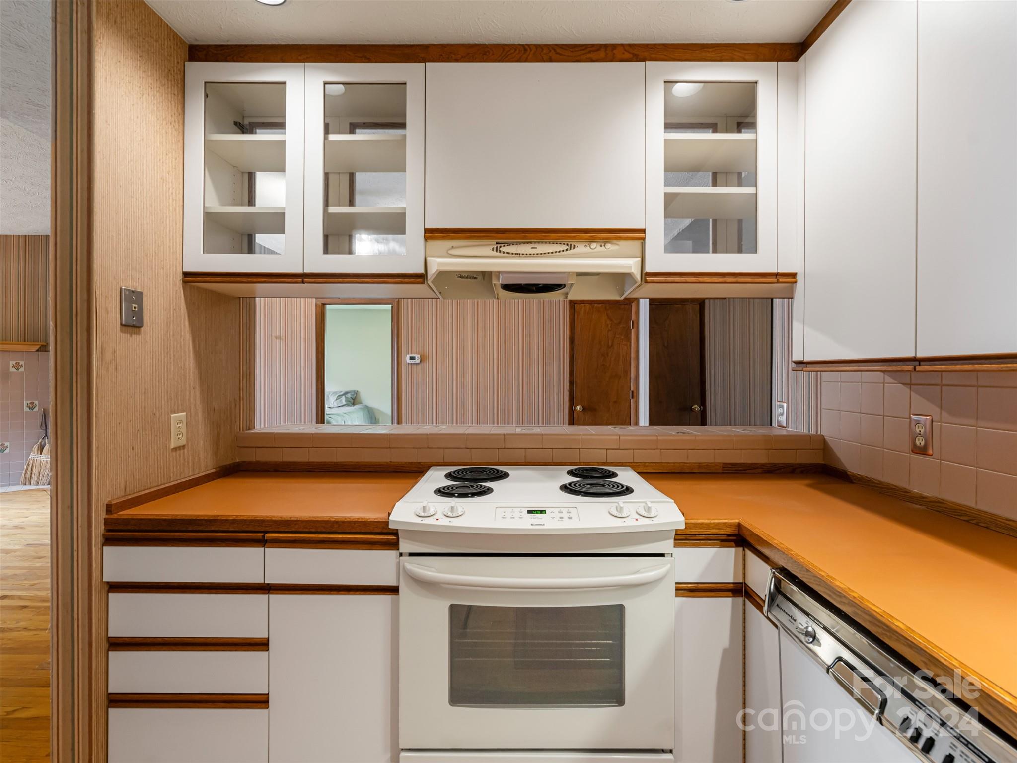 Ravencroft Condominiums - Residential