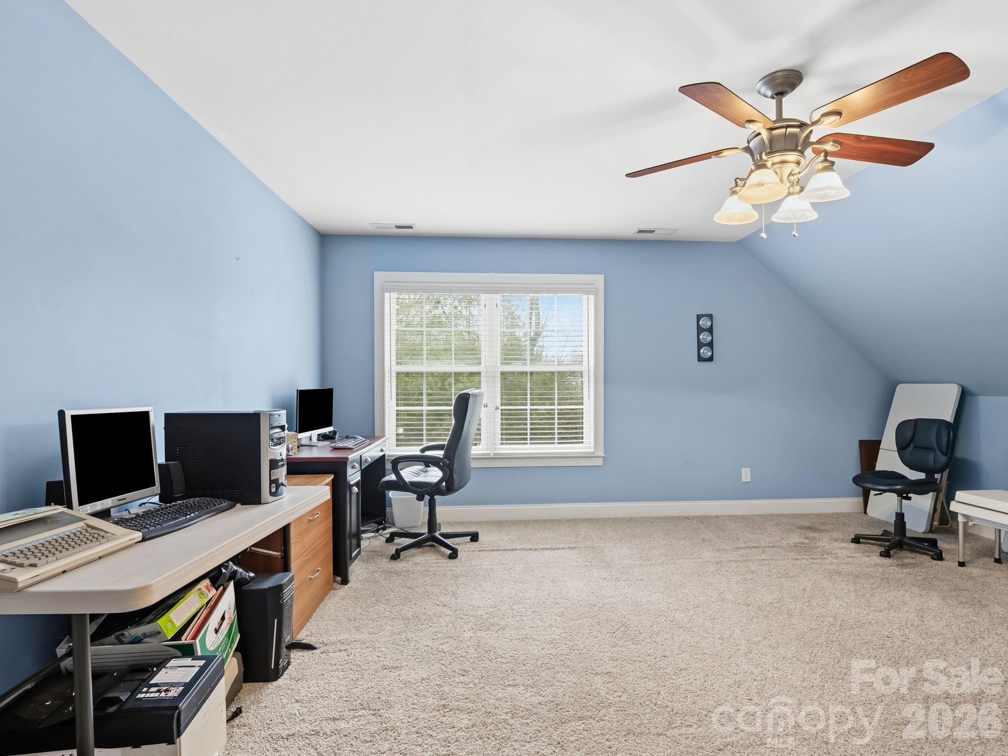 Jonathan Creek - Residential