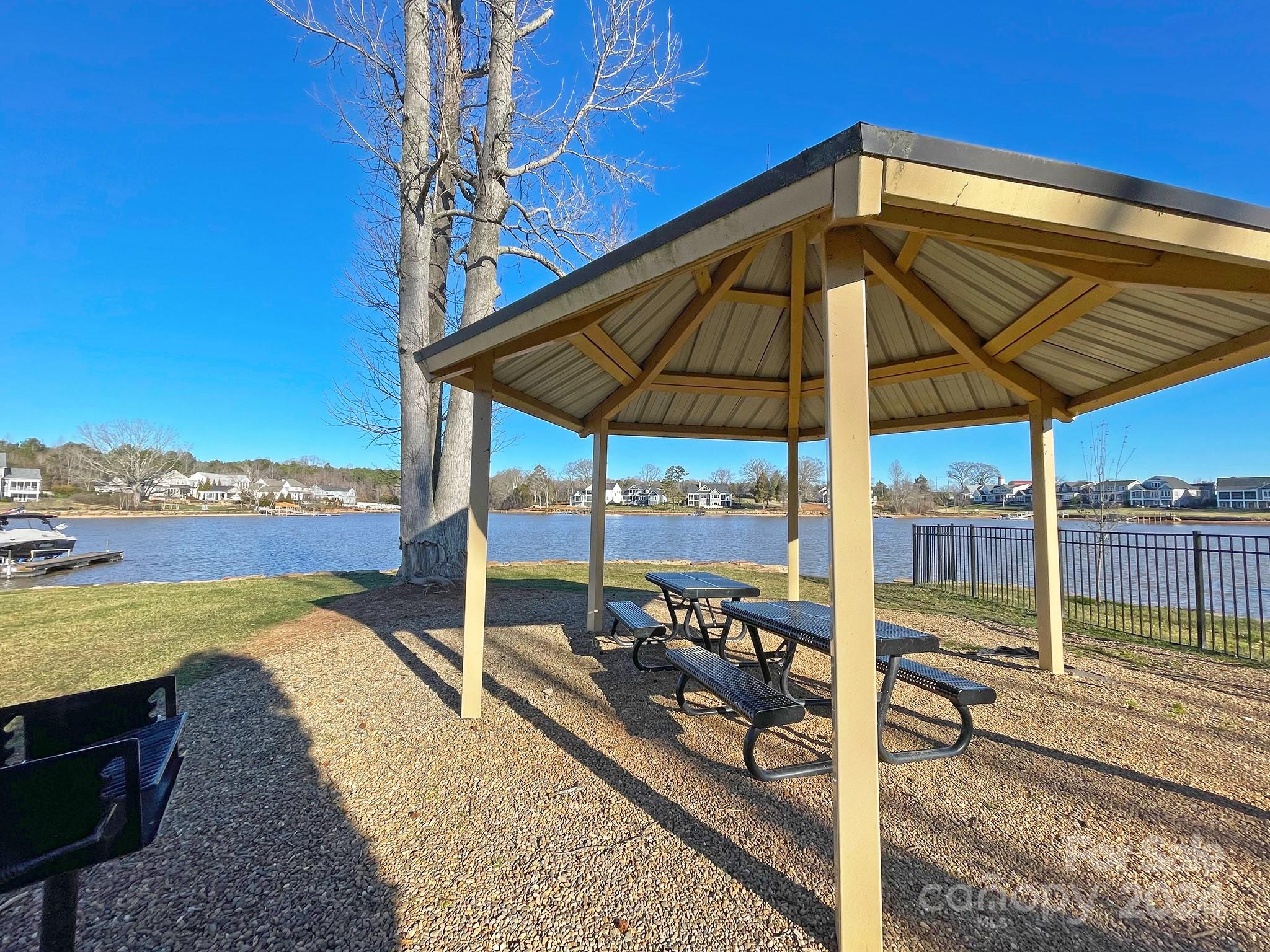 LakeWalk - Residential