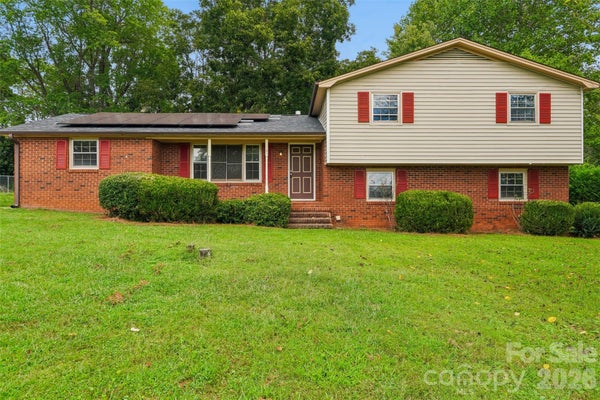 4036 ELIZABETH ST, HICKORY, NC 28601 - Image 4c864f7d282d78b034eb2ffdb4eba8b1/322953582