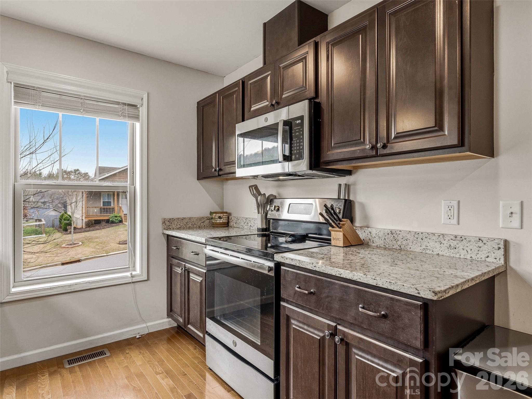 Lillie Farm Cove - Residential