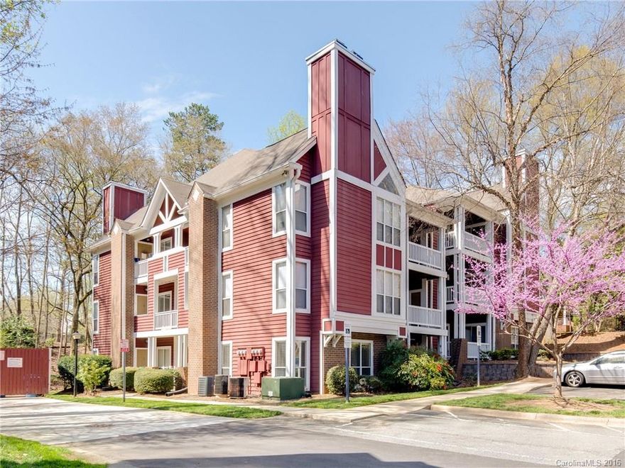 Ready to move in, ground floor, 2bed/2bath condo in the Villages of Eastover Glen.  This condo has been freshly painted along with brand new carpet in the master bedroom.  This unit comes with granite countertops in the kitchen, laminate wood floors, and comes included with a refrigerator, washer and dryer.  This wonderful community features swimming pool, clubhouse, and gym all while being located just minutes from Uptown Charlotte.  This is an incredible price for this location, so act fast!