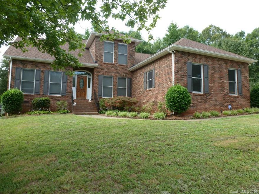 BELMONT- Full Brick 1.5 Story Home with In Ground Pool, Master on the main. This home offers 3 Bedrooms, Bonus or 4th Bedroom, 2.5 Bath, Lots of storage in Kitchen with Cherry Cabinets, Hardwoods, Foyer, Office/Formal Living Room with French Doors, Dining Room, Great Room with fireplace. Fenced Back Yard. Cul de Sac lot. In Ground Pool, the kids will love. NO HOA- Belmont School District-South Point High School, Walking distance to downtown Belmont. Close to I-485/85, minutes to Charlotte.
