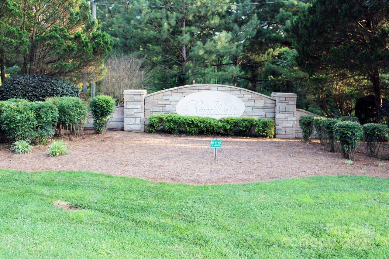 174 Rivercliff Drive