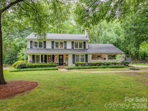 Photo of 2535 Valencia Terrace, Charlotte, NC 28226 (MLS # 4378547)
