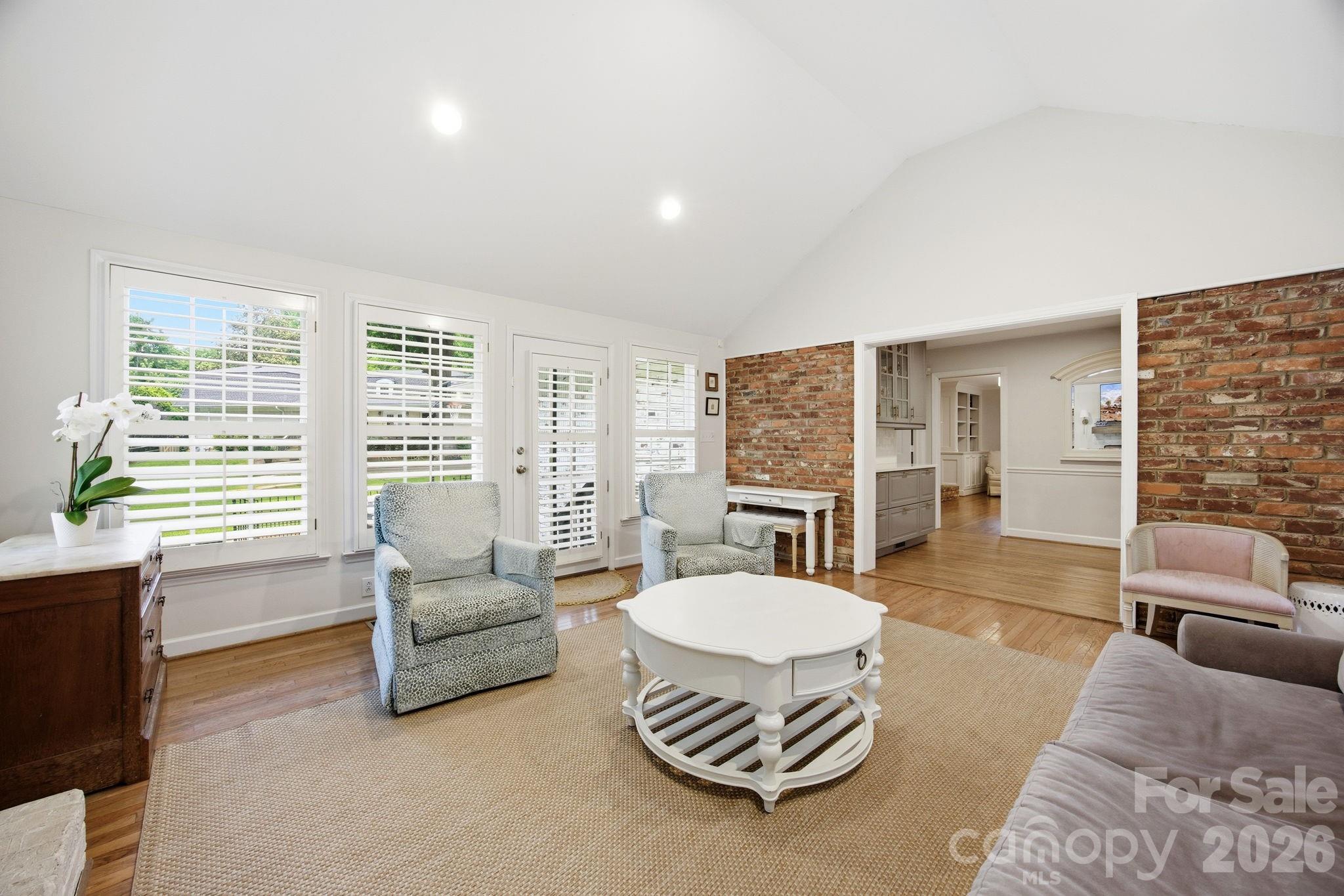 Governors Square - Residential