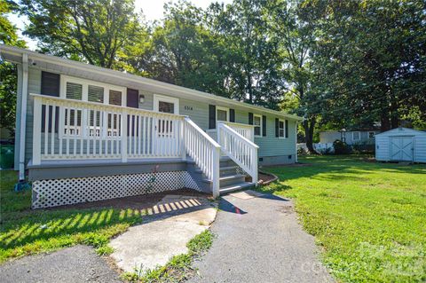 Photo of 5514 Collins Street, Charlotte, NC 28269 (MLS # 4388555)