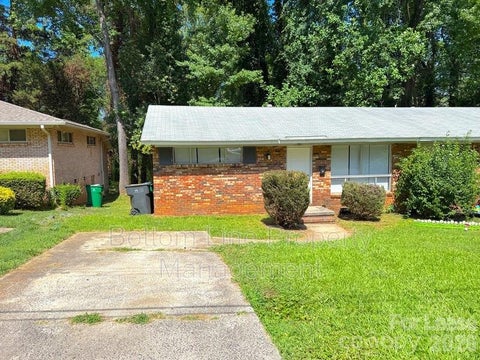 Photo of 561 Blendwood Drive, Charlotte, NC 28215 (MLS # 4433560)
