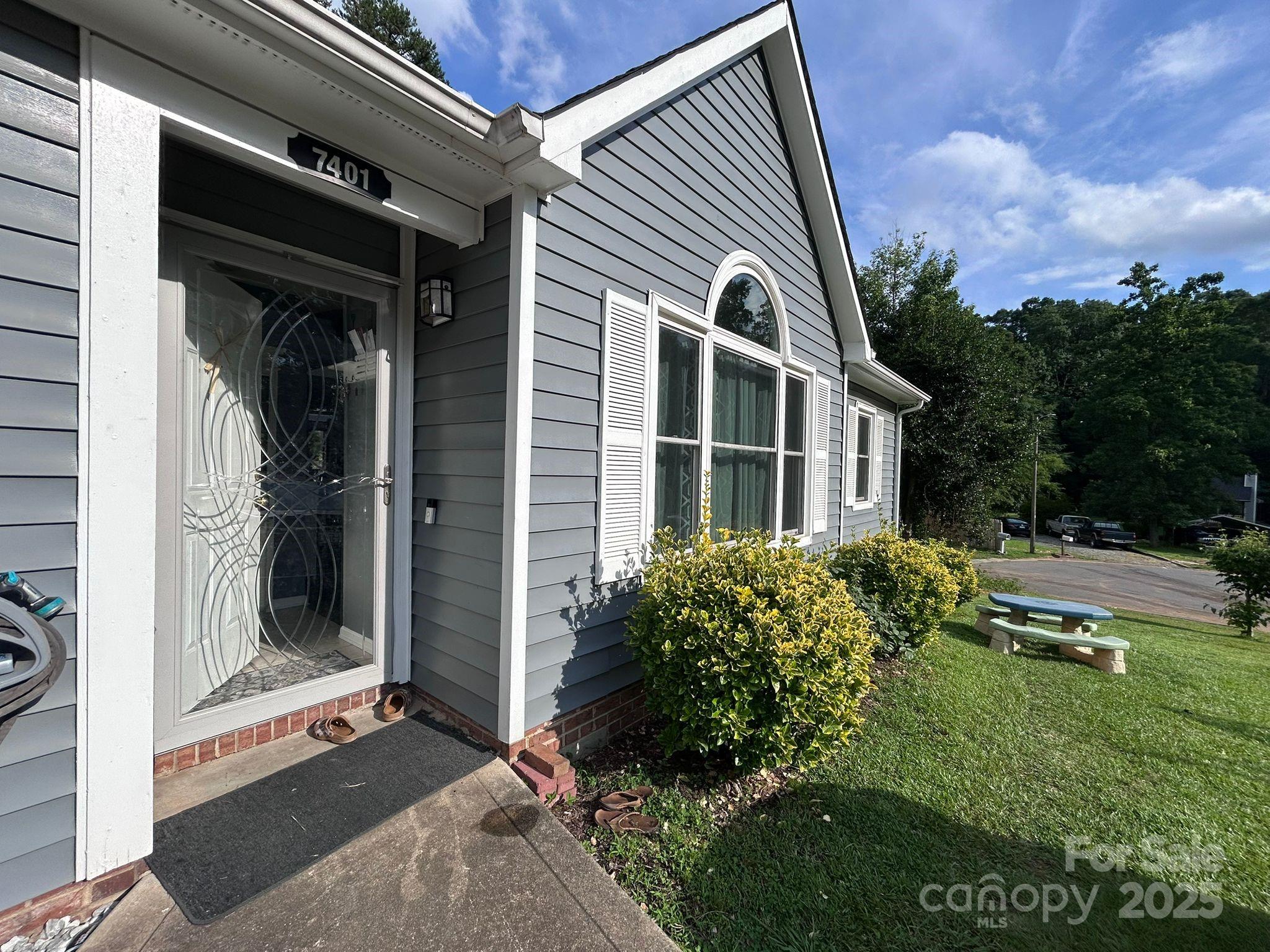 7401 Merrily Lane