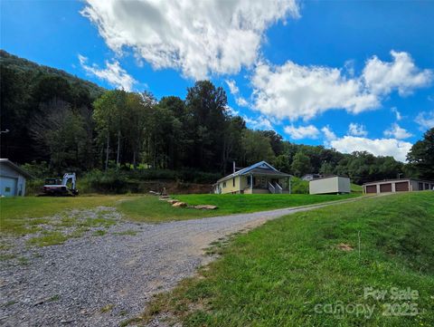 3009 Dellwood Road Waynesville NC 28786