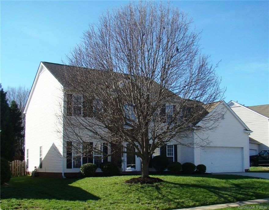 Neat, clean and move-in ready home located in desirable Sheffield Manor community; Open floor plan that has been nicely updated with granite countertops, tile backsplash, stainless steel appliances, laminate floors, fresh paint & new carpet; Other recent improvements include new roof, water heater & HVAC in the last 5 years. Large master suite w/vaulted ceiling, double bowl vanity & relaxing garden tub; Great community features including pool, clubhouse, playground, tennis & basketball courts