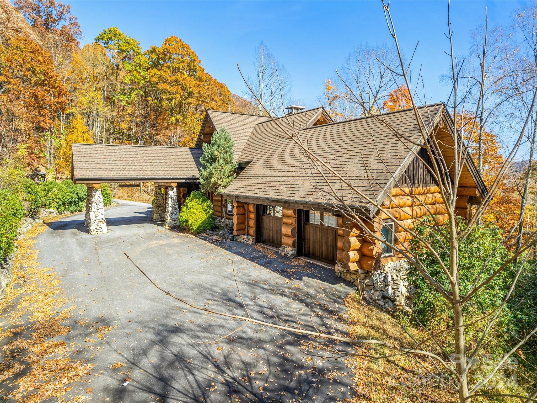 303 FLYING HAWK Road
