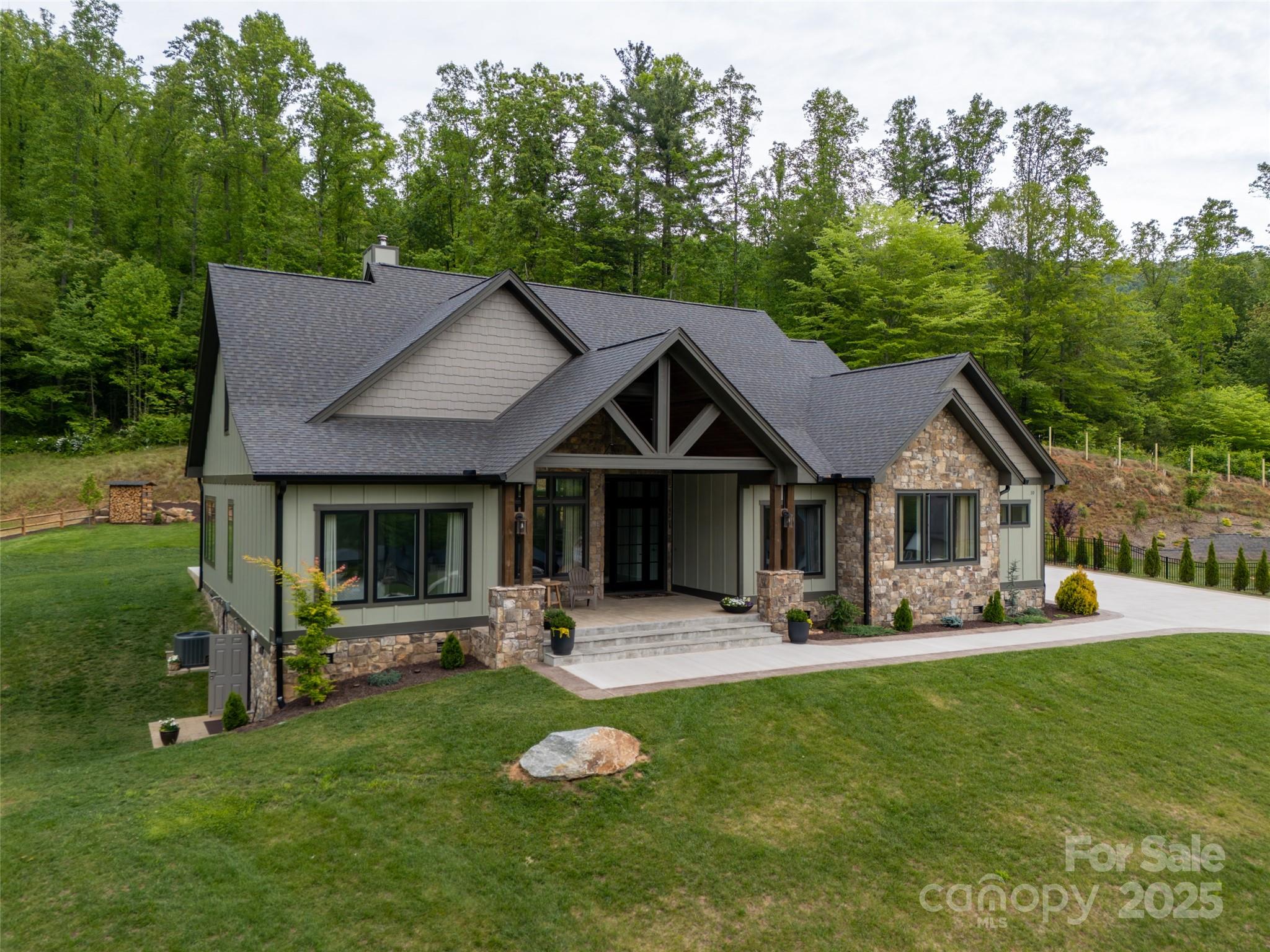 10 Slate Drive