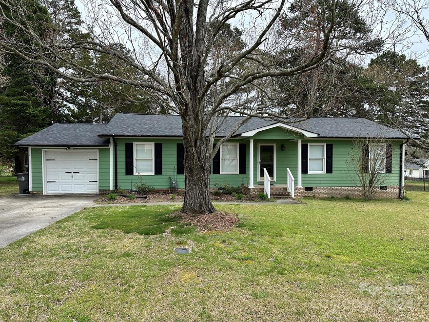 Welcome to this charming 3 bedroom, 2 bathrrom home! With fresh paint throughout home and new granite countertops in kitchen and bathrooms. Prime location minutes from I-85 & downtown Kannapolis! New HVAC in 2023.