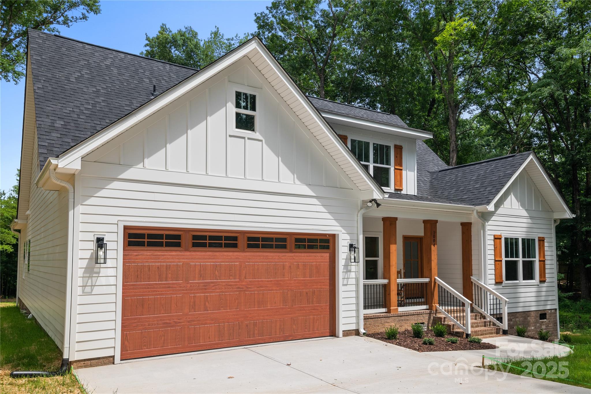 1004 E Sandy Ridge Road