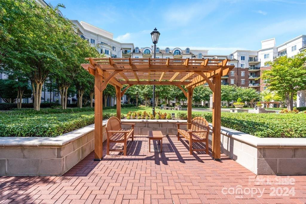 Fifth And Poplar - Residential Lease