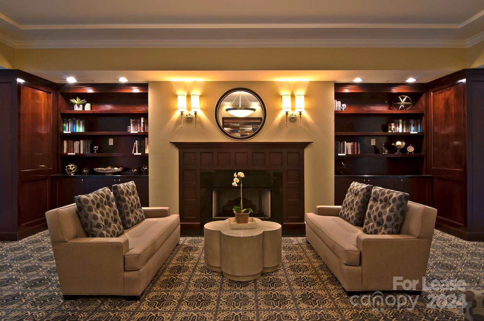 Fifth And Poplar - Residential Lease