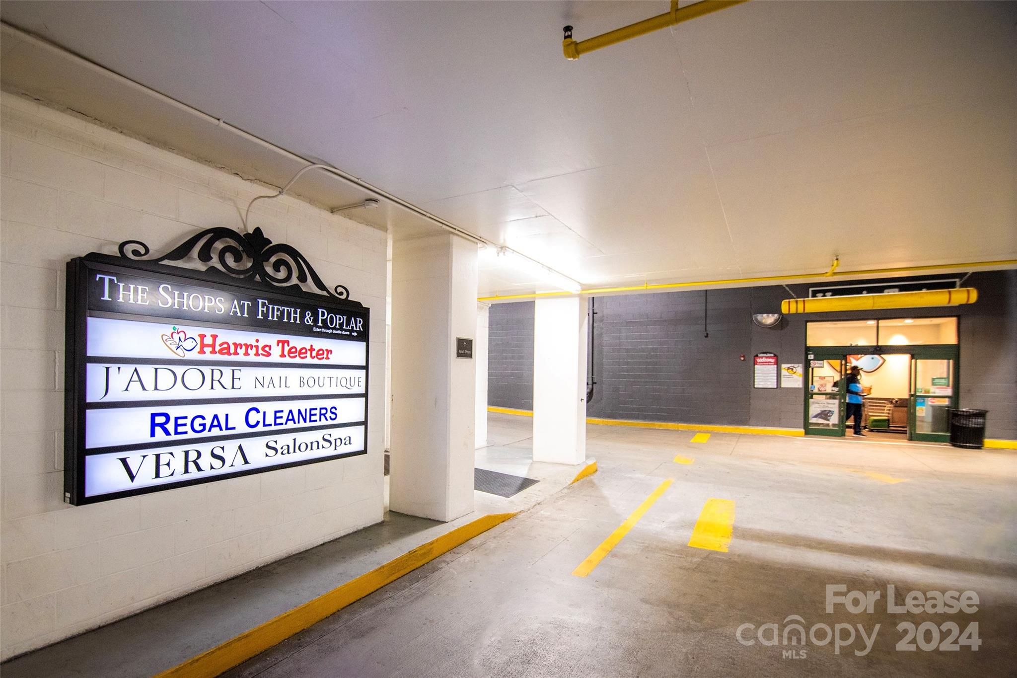 Fifth And Poplar - Residential Lease