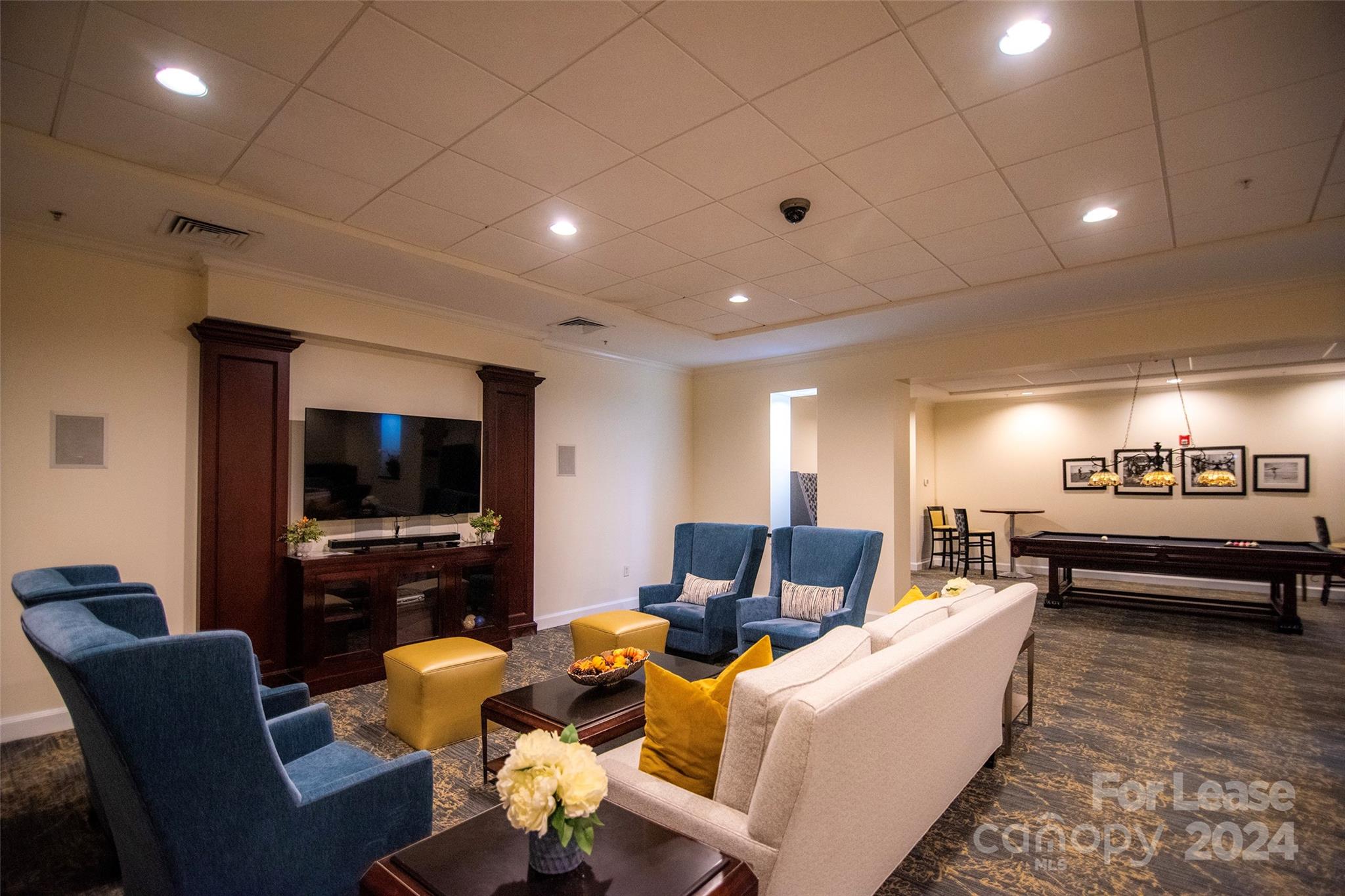 Fifth And Poplar - Residential Lease