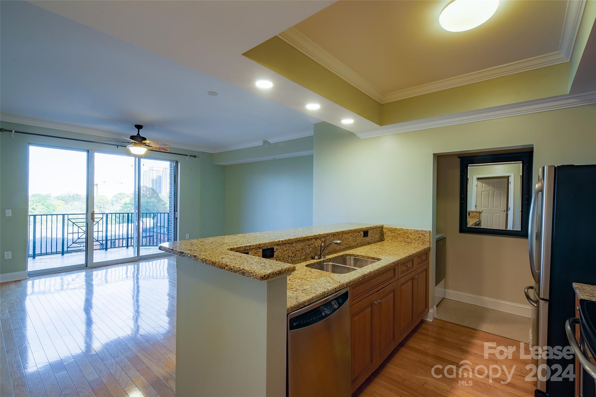 Fifth And Poplar - Residential Lease