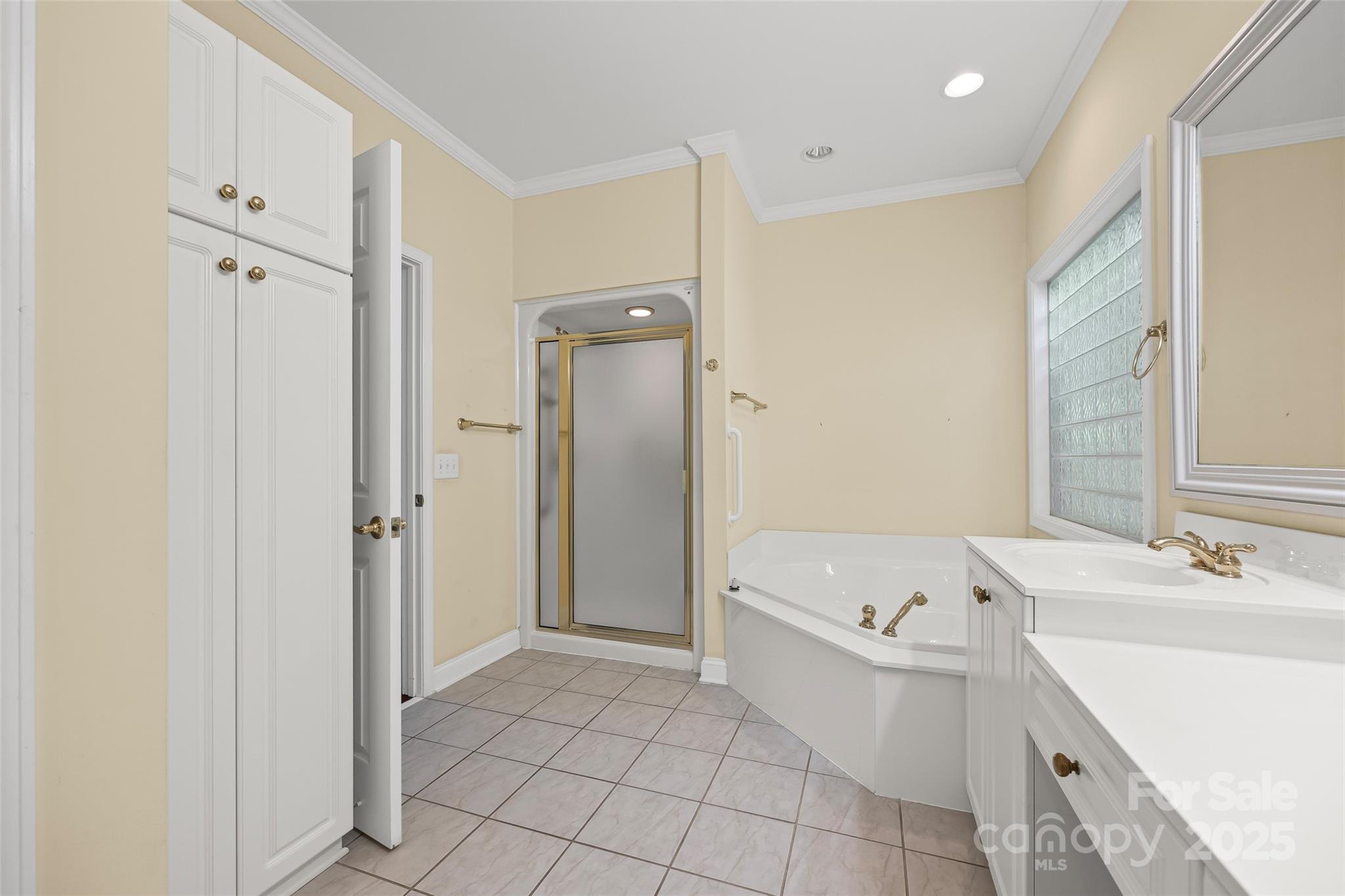 Friendfield - Residential