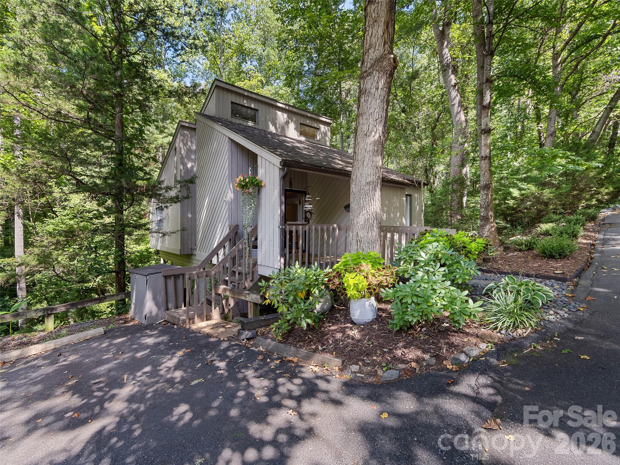 16 Cedarwood Drive