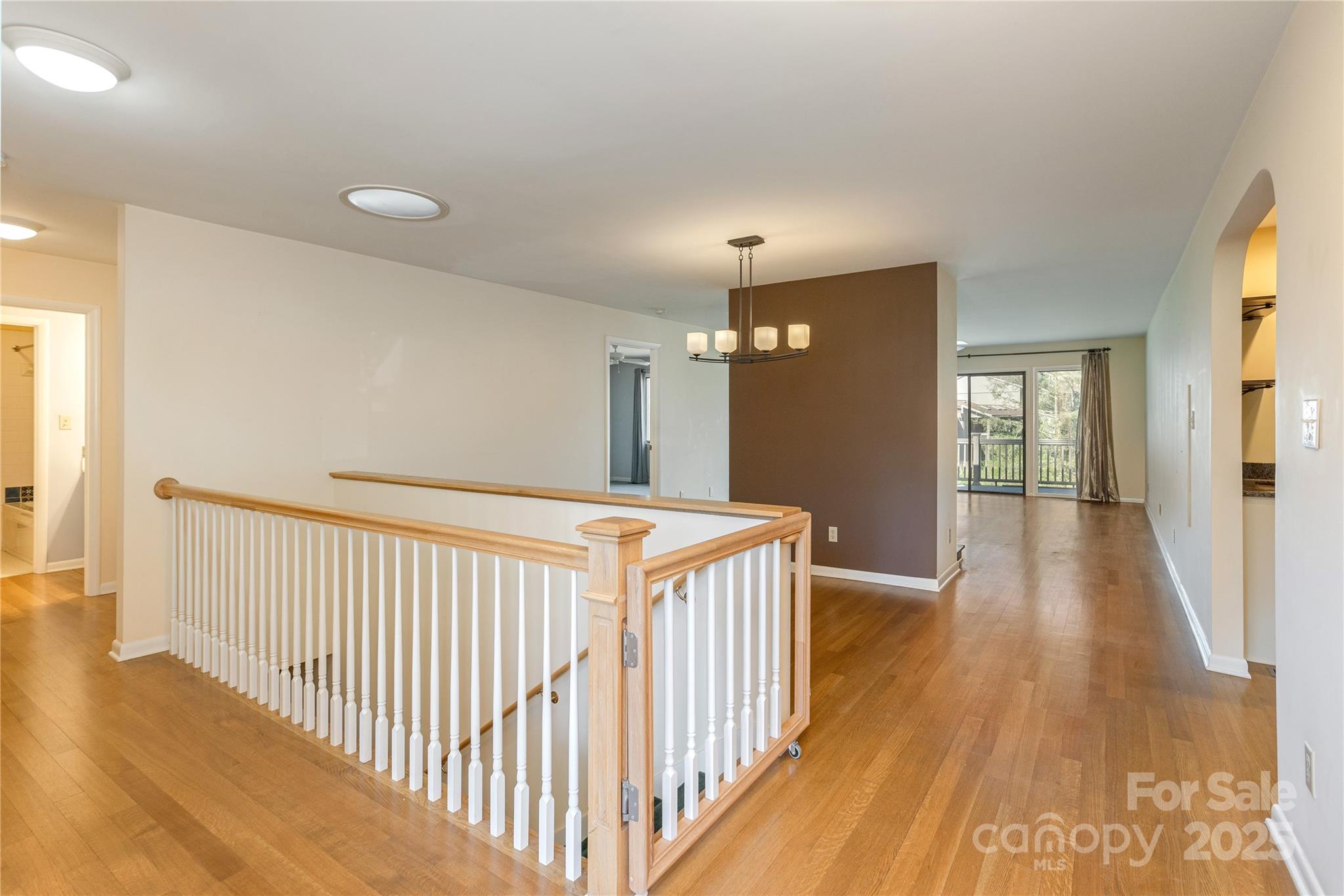 530 Crowfields Lane