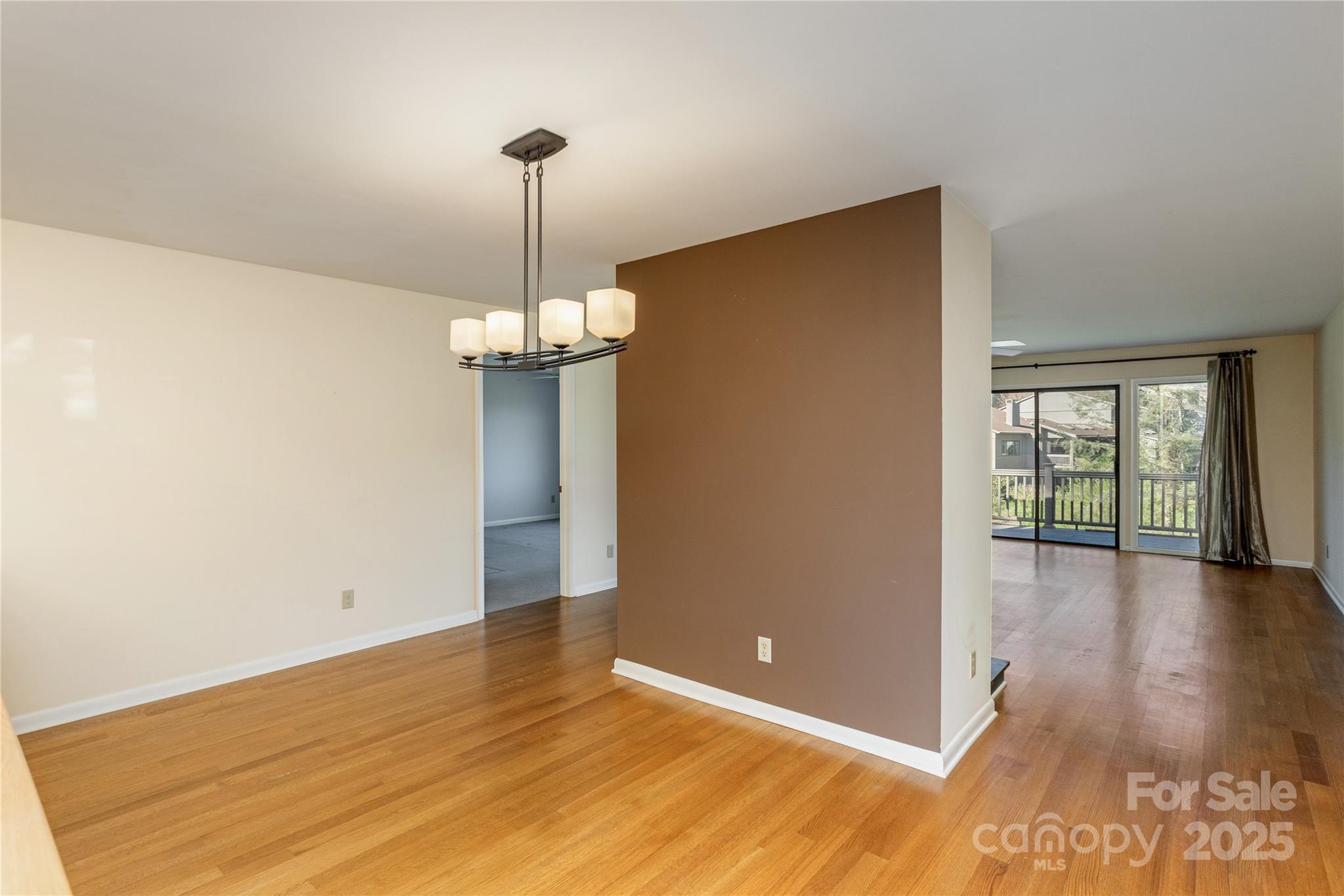 530 Crowfields Lane