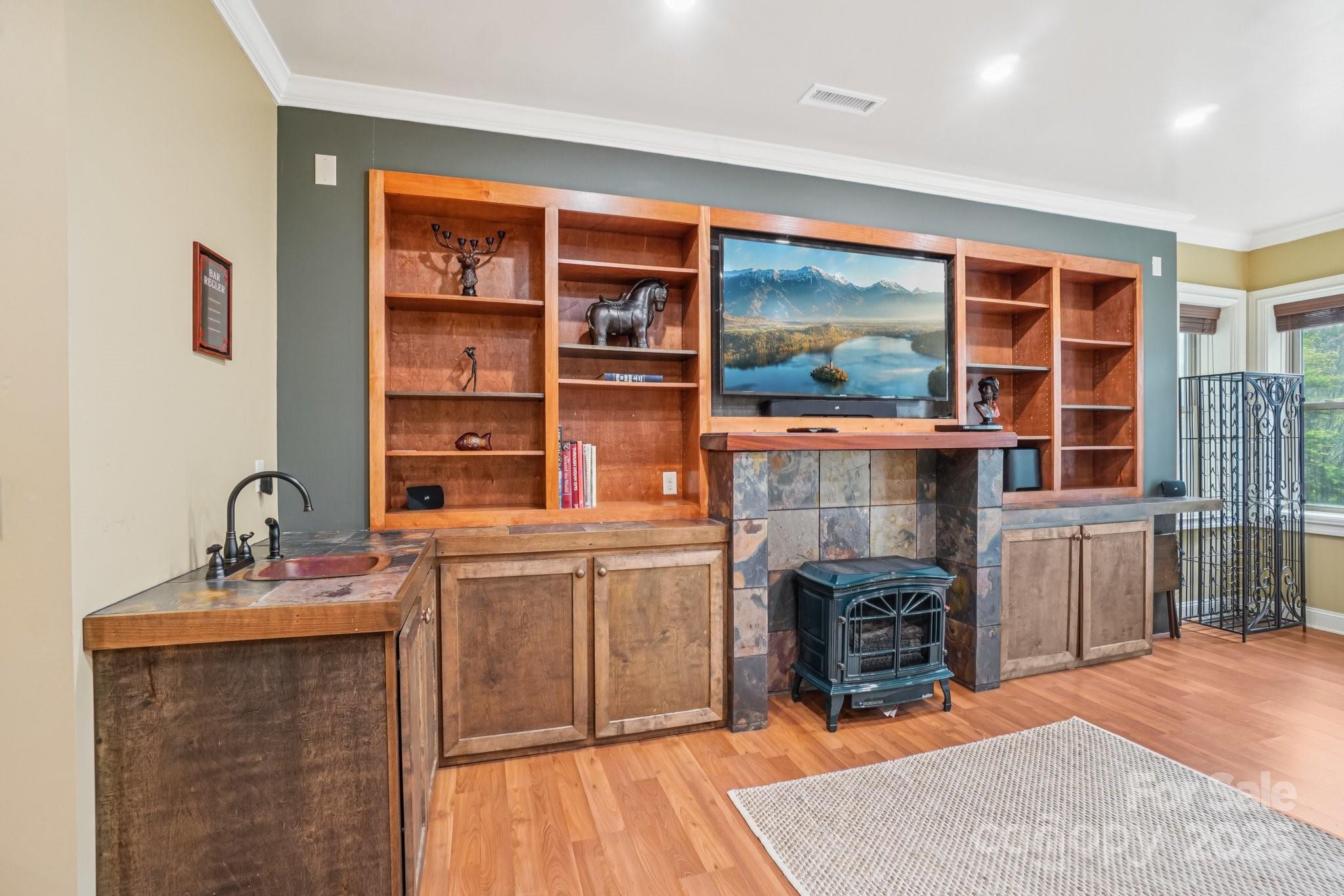 Rumbling Bald on Lake Lure - Residential