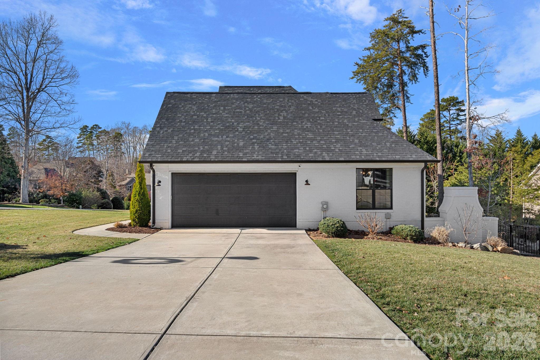 Treetops At Cowans Ford - Residential