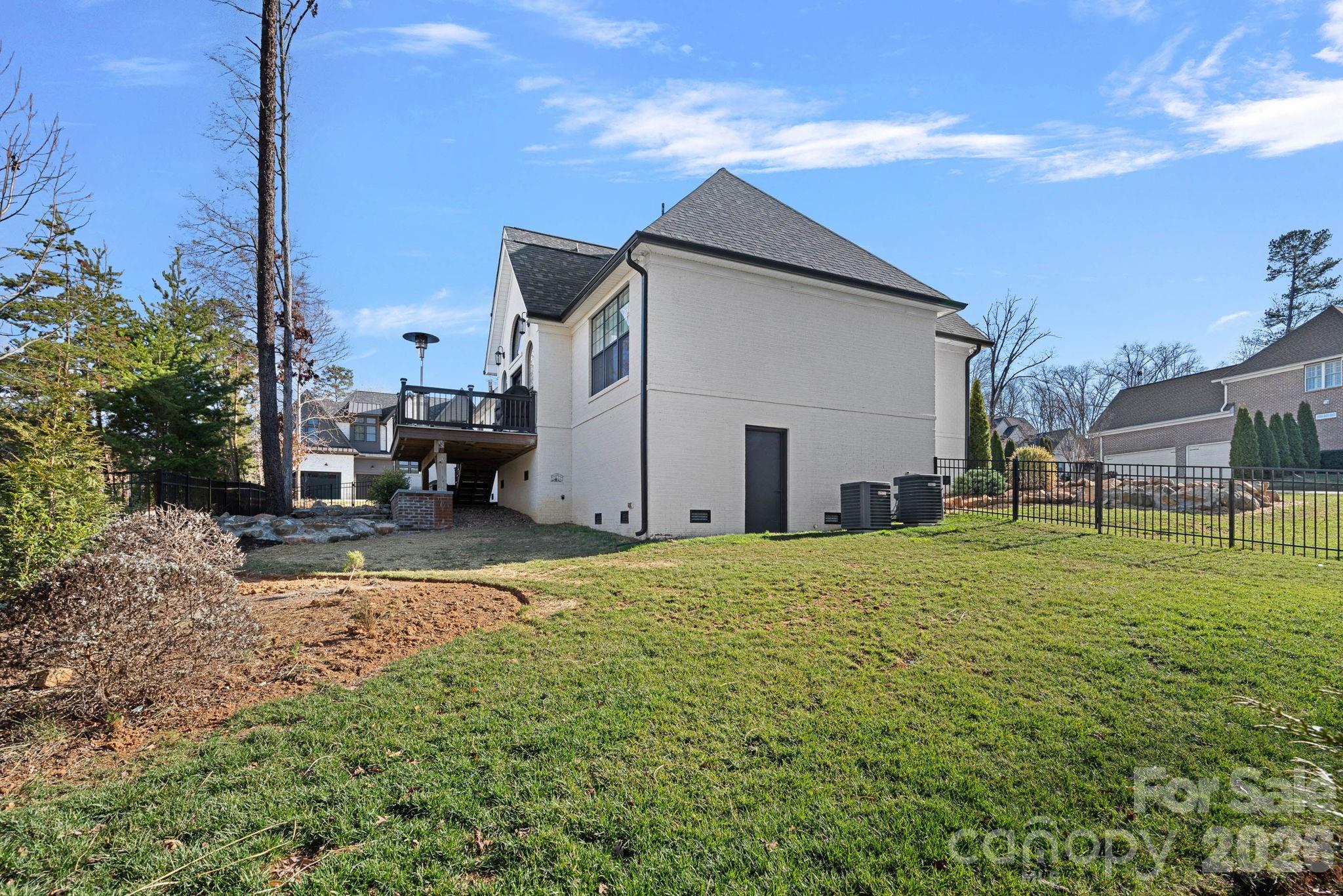 Treetops At Cowans Ford - Residential