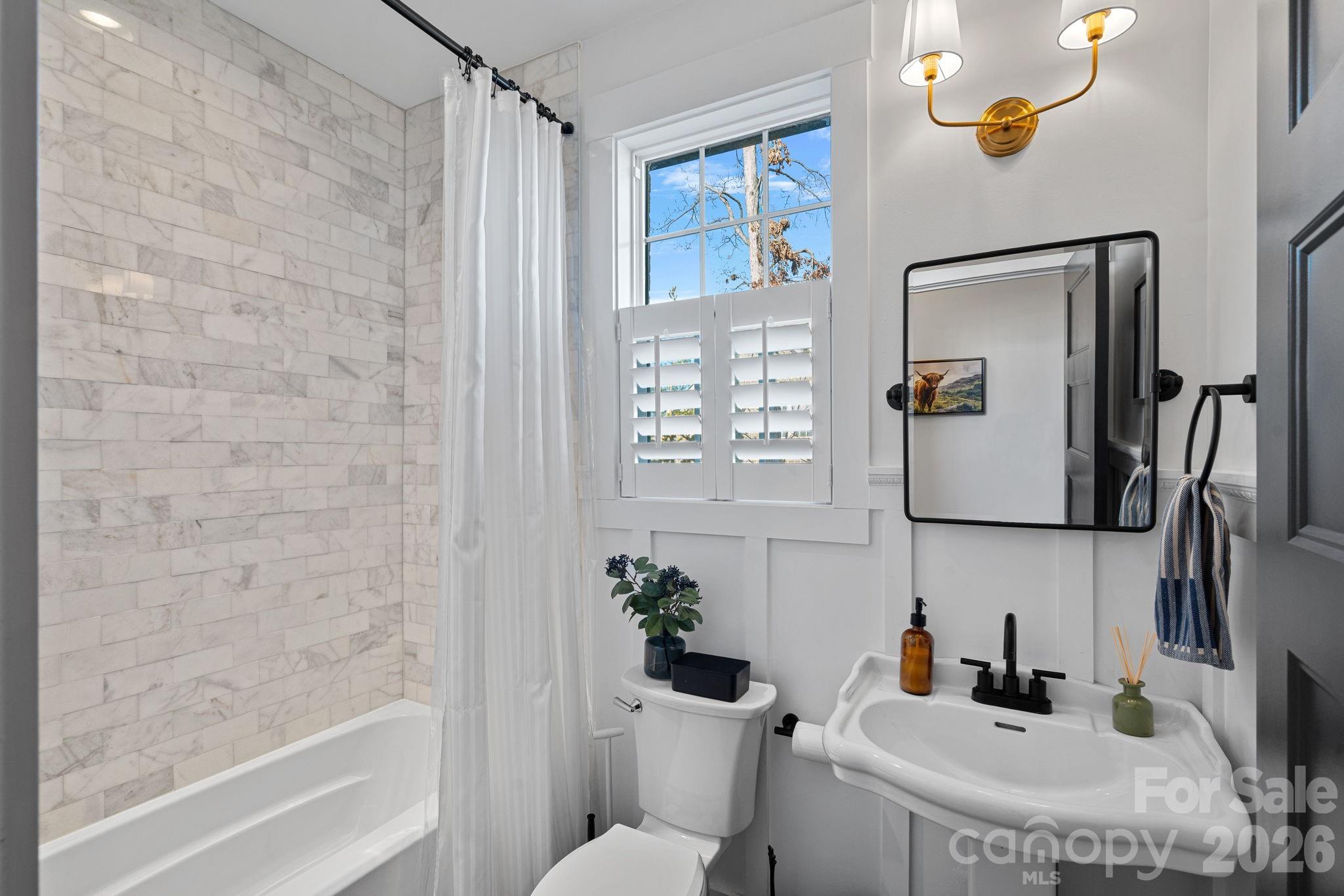 Treetops At Cowans Ford - Residential