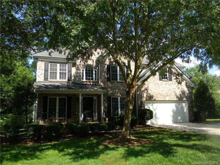 GORGEOUS GEORGETOWN FLOOR PLAN WITH BRAND NEW CARPET AND NEWLY PAINTED INTERIOR!! KITCHEN HAS 42" MAPLE CABINETS, HUGE BAR AND PANTRY!! SUNROOM OFF OF KITCHEN, SCREENED IN PORCH! FABULOUS OWNERS SUITE WITH GARDEN TUB AND SEPARATE SHOWER, HUGE WALK IN CLOSET!! 4 BEDROOMS UP PLUS A LARGE BONUS ROOM!! THIS HOME IS READY FOR A QUICK CLOSE!!MOTIVATED SELLER BRING ALL OFFERS!! SELLER WILL ENTERTAIN A LEASE PURCHASE OFFERS AS WELL!!