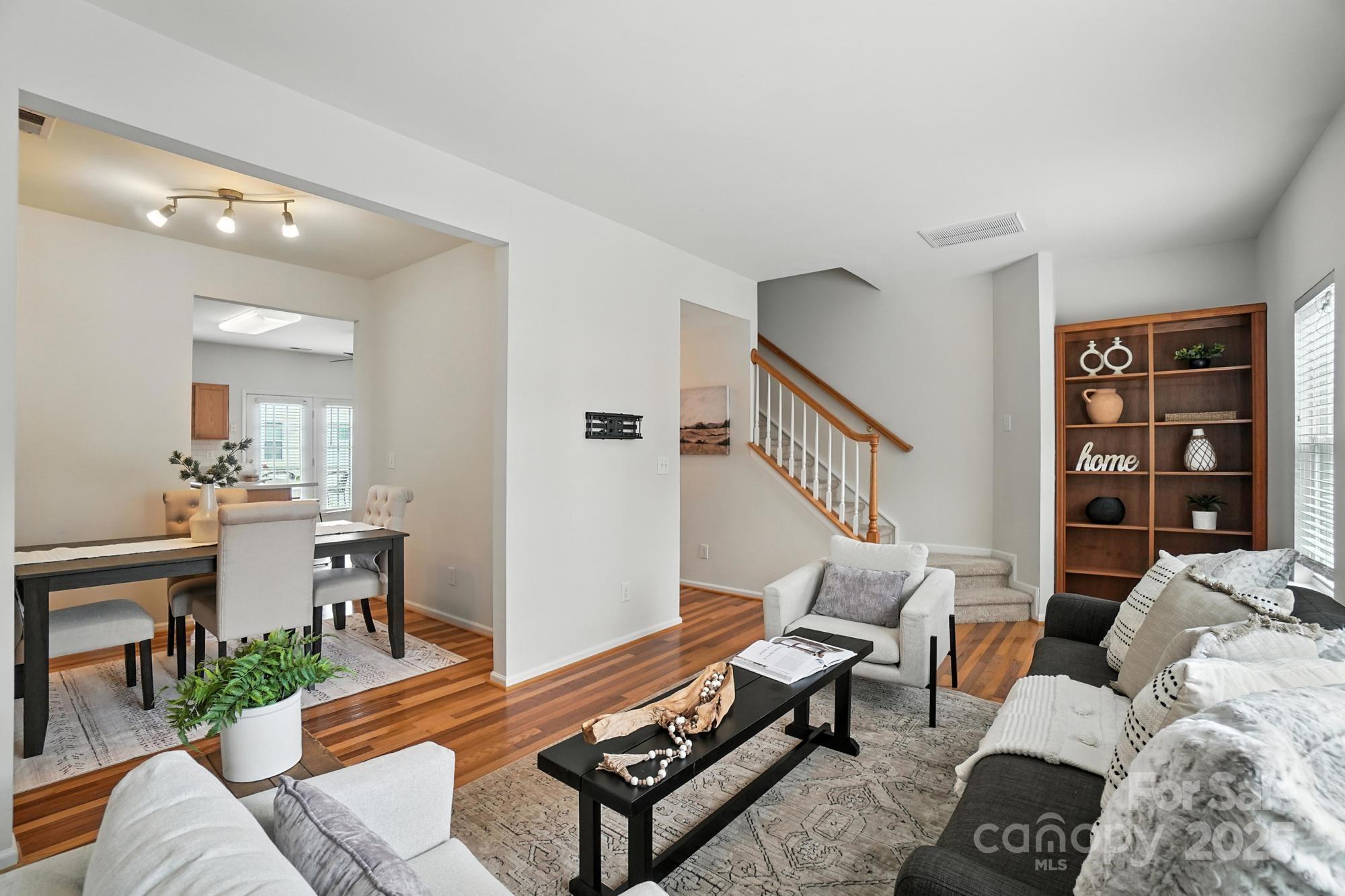 11738 Fiddlers Roof Lane