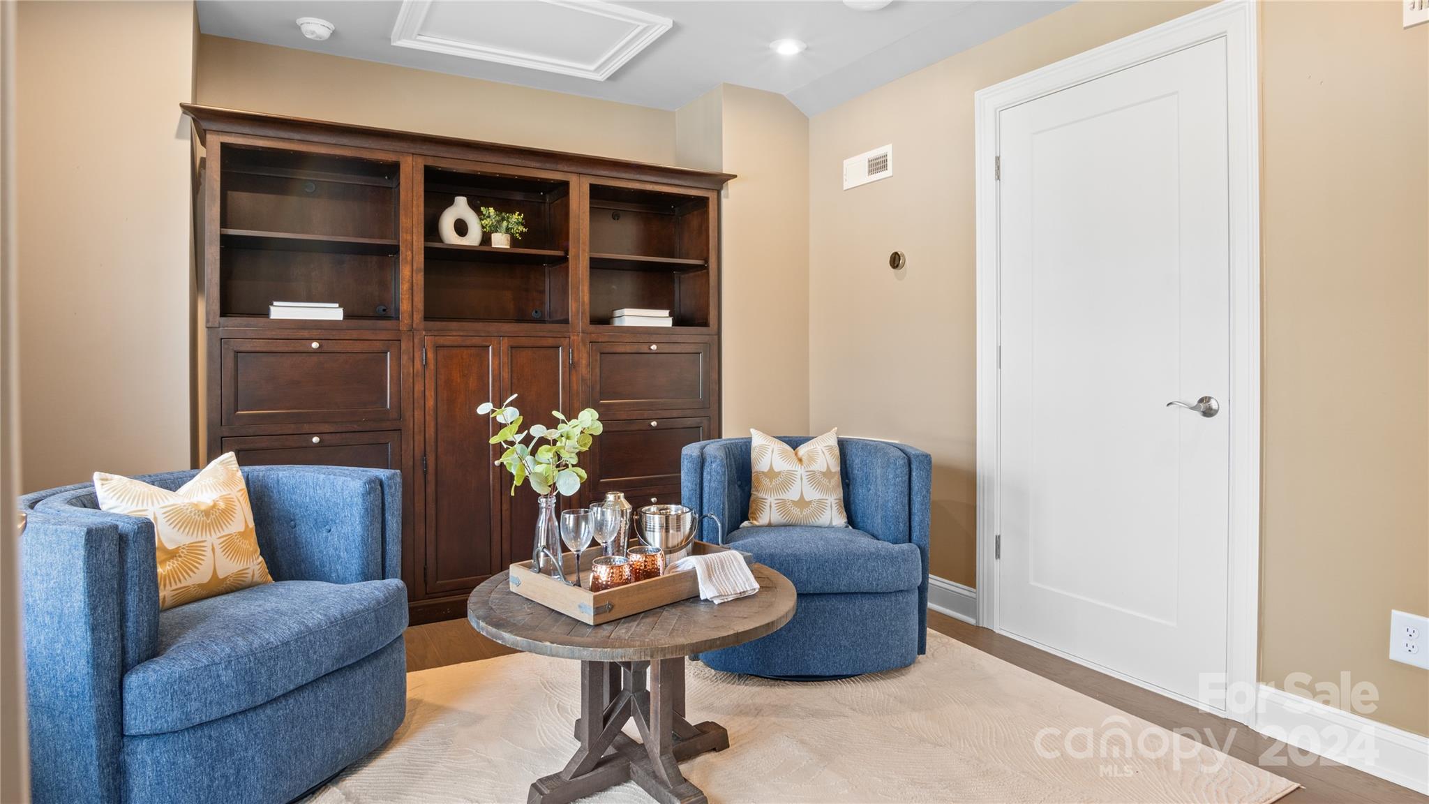 Elizabeth Glen - Residential