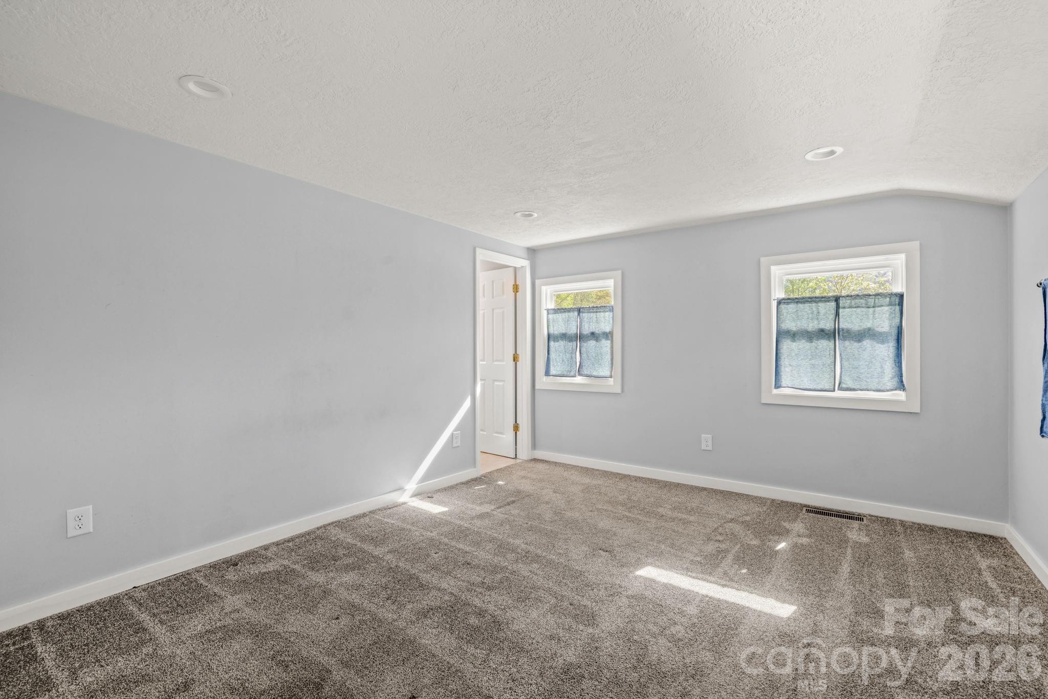 Hickory Knoll - Residential